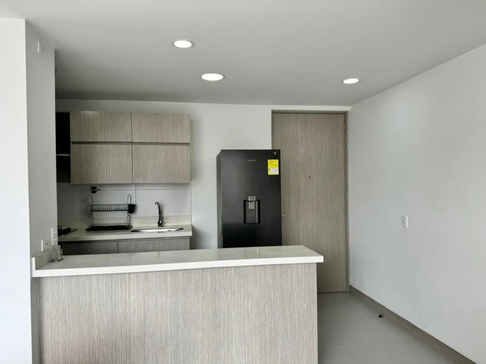 Apartamento en arriendo en Cañaveralejo, Sabaneta — foto 1 de 17