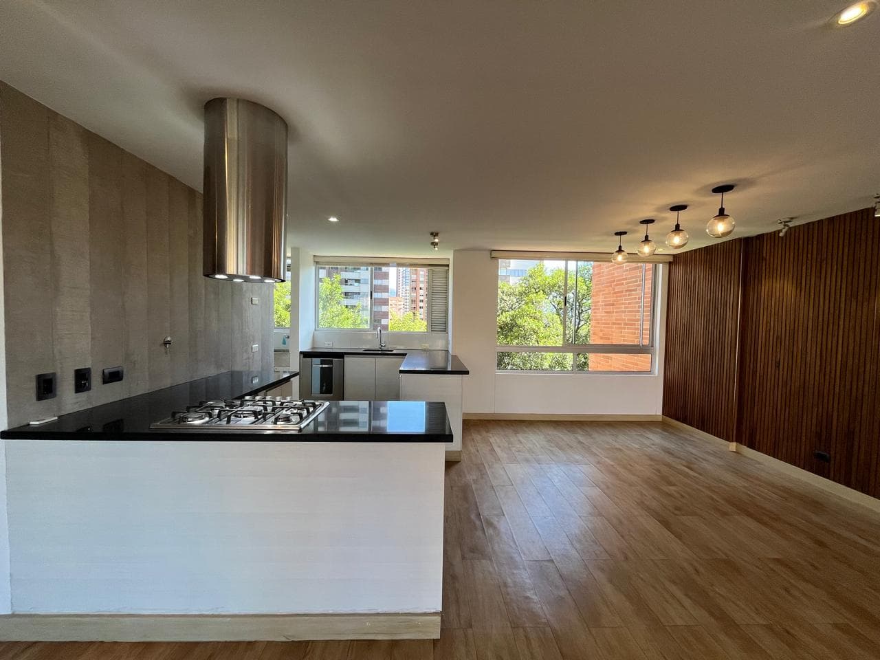 Apartamento en arriendo en Castropol, Poblado, Medellín — foto 1 de 20