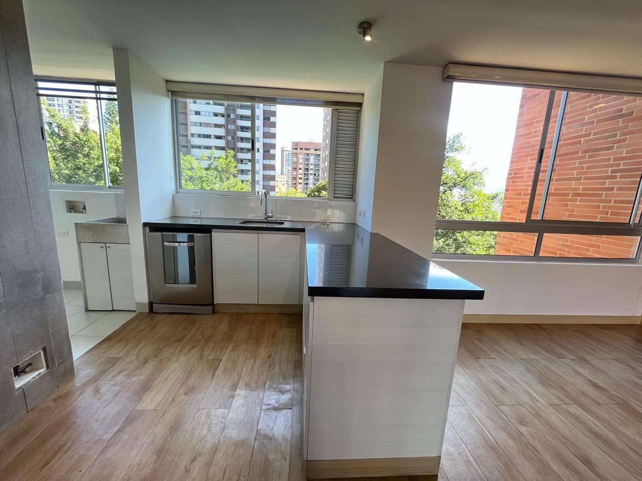 Apartamento en arriendo en Castropol, Poblado, Medellín — foto 2 de 20