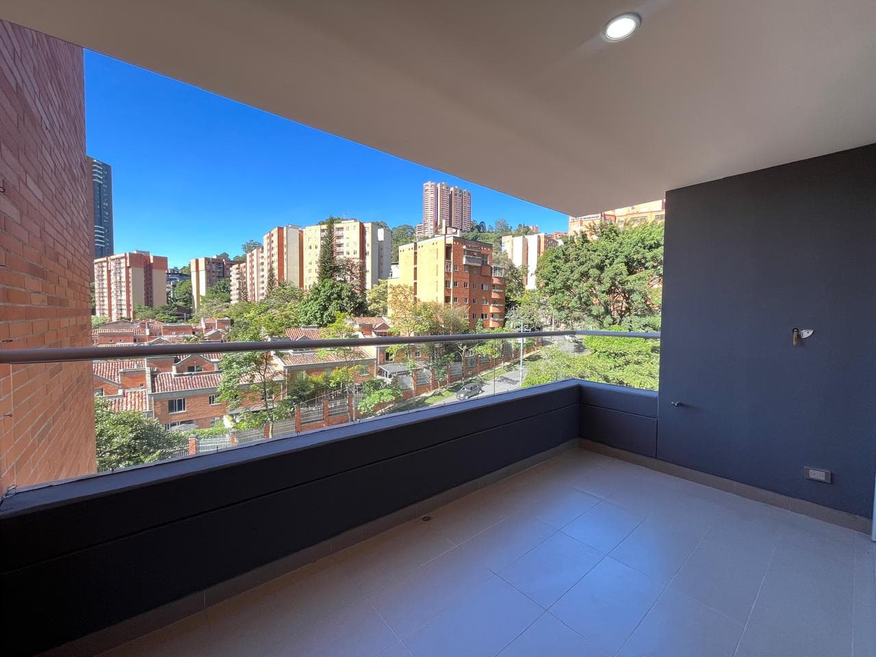 Apartamento en arriendo en Castropol, Poblado, Medellín — foto 4 de 20