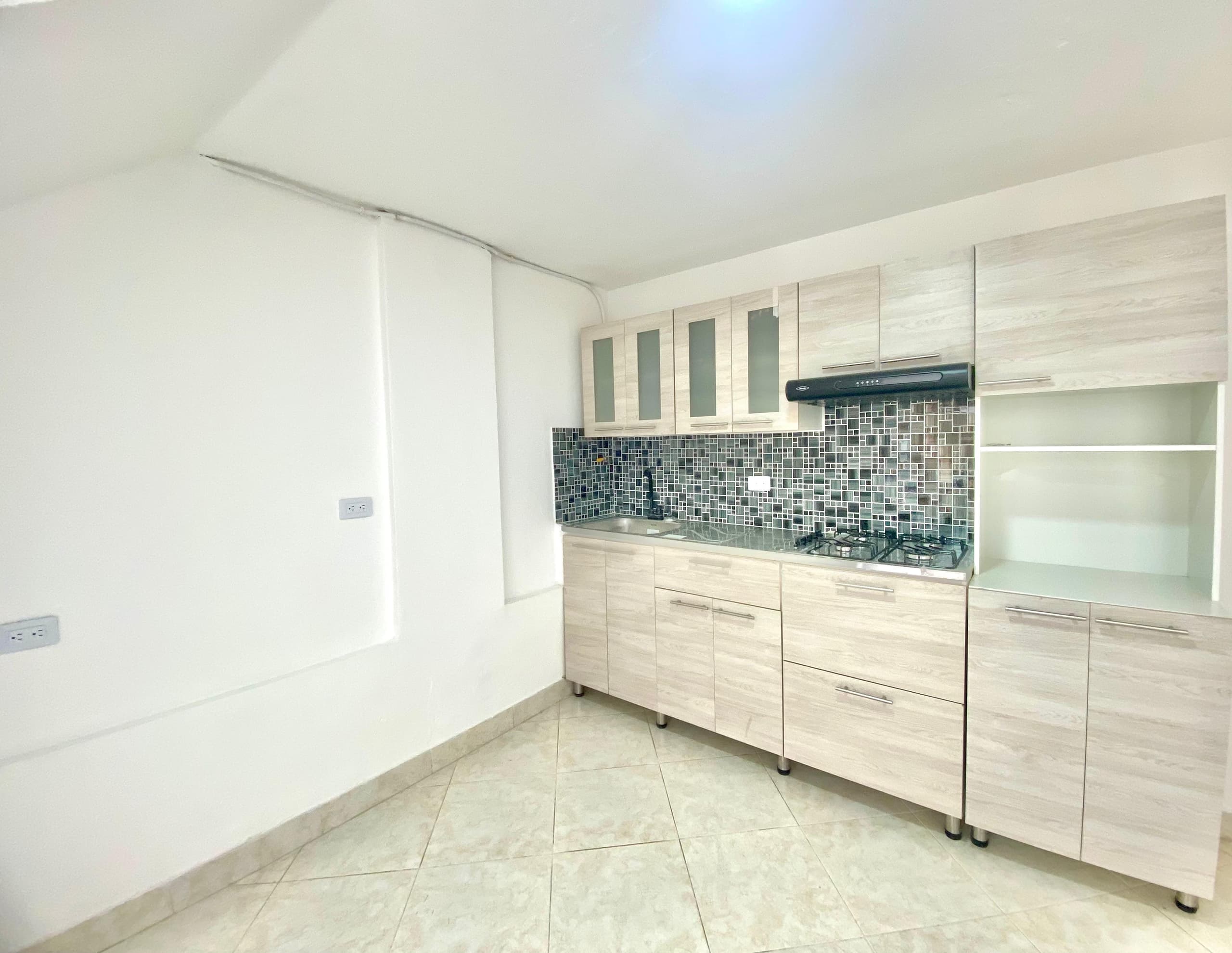 Apartamento en arriendo en Los Alpes, Belen, Medellín — foto 2 de 13