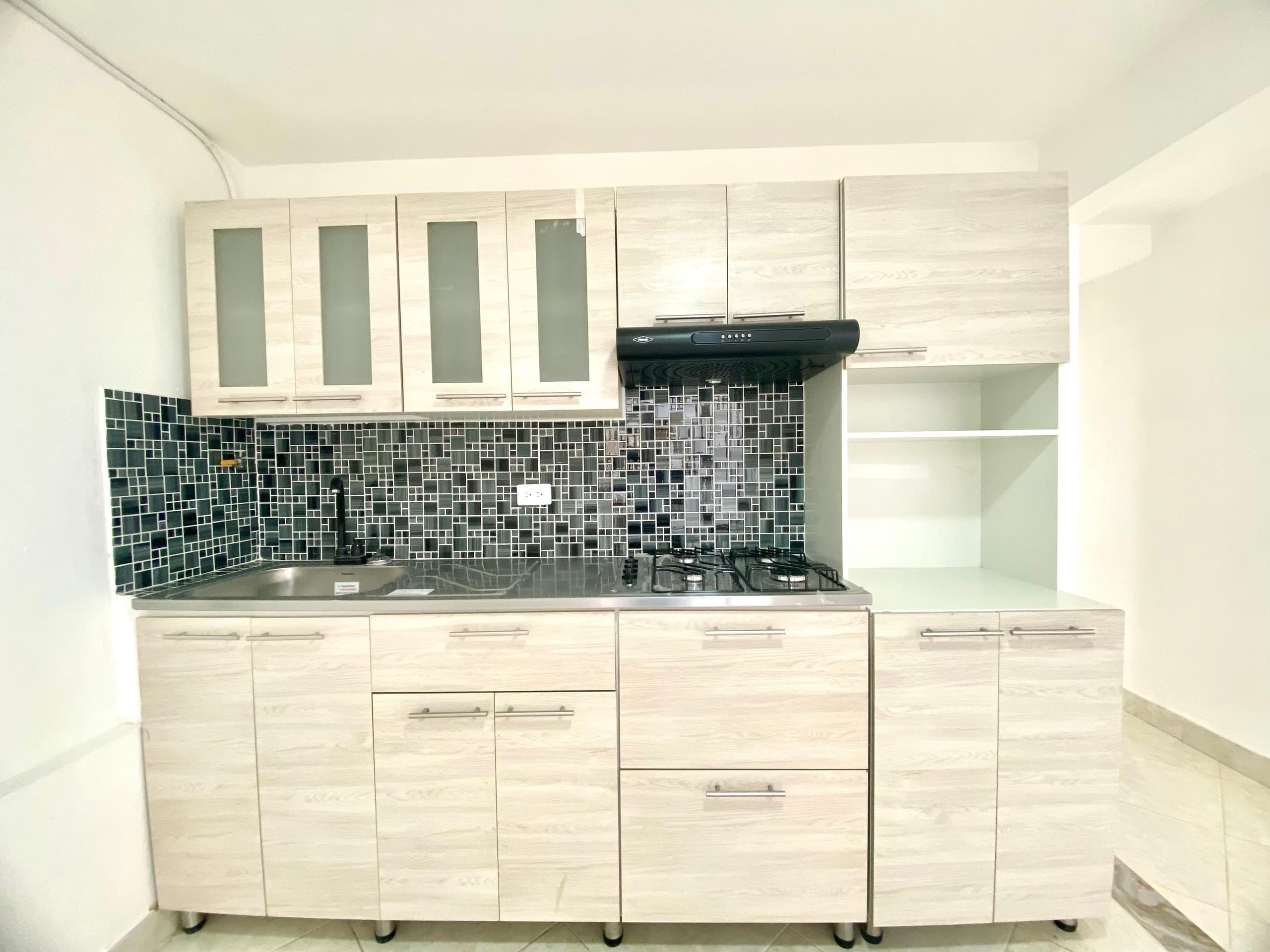 Apartamento en arriendo en Los Alpes, Belen, Medellín — foto 3 de 13
