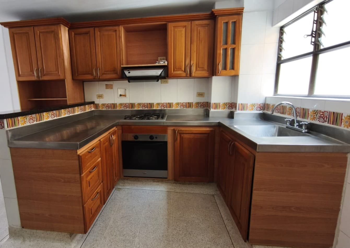 Casa Vivienda en arriendo en Cabañas, Bello — foto 3 de 15