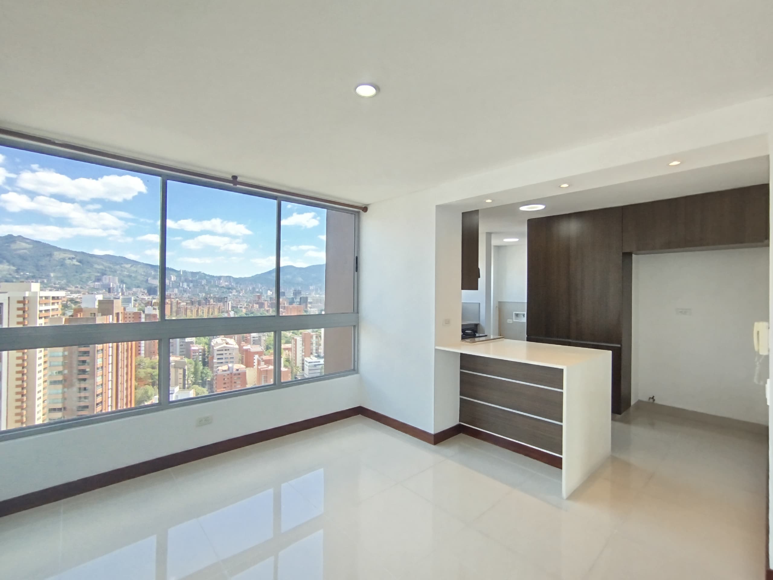 Apartamento en arriendo en Santa María De Los Ángeles, Poblado, Medellín — foto 3 de 20