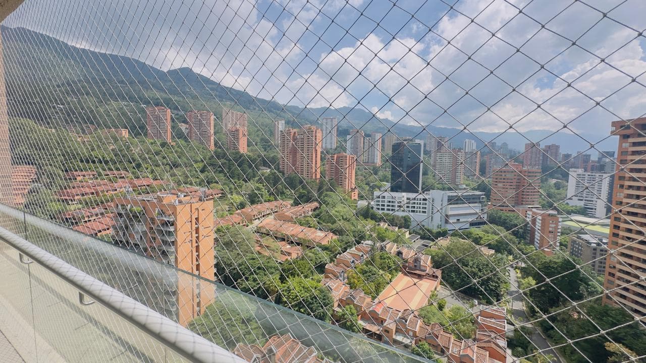 Apartaestudio en arriendo en La Calera, Poblado, Medellín — foto 2 de 20