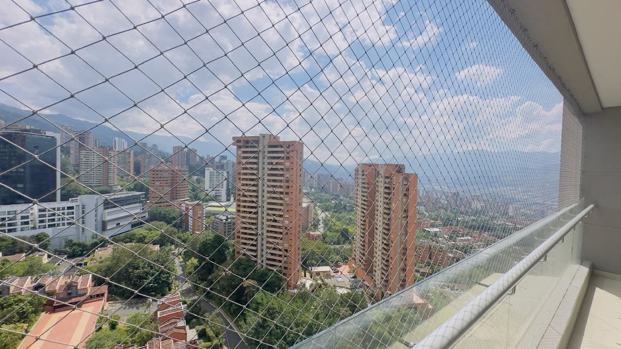 Apartaestudio en arriendo en La Calera, Poblado, Medellín — foto 3 de 20