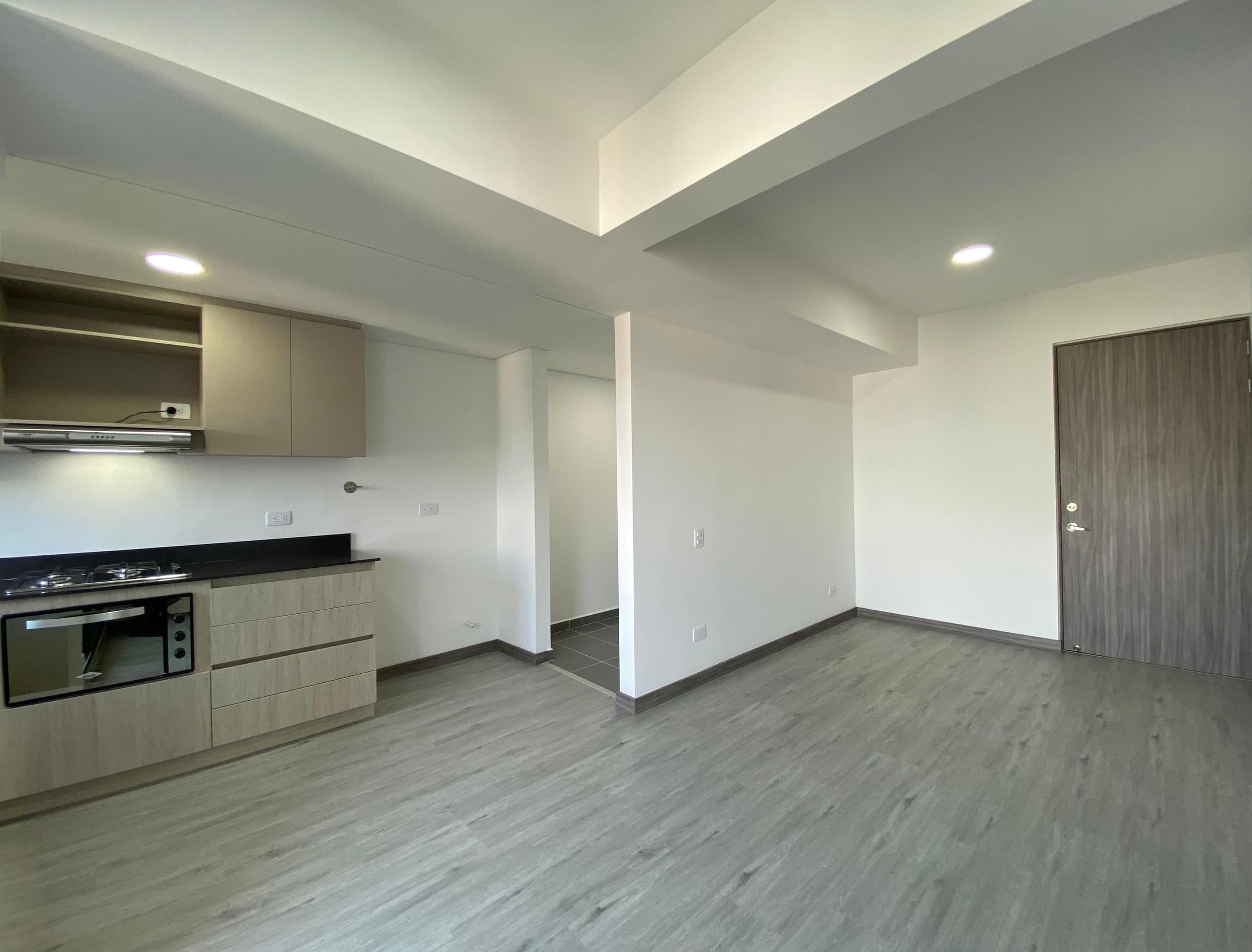 Apartamento en arriendo en Las Palmas M, Poblado, Medellín — foto 1 de 19