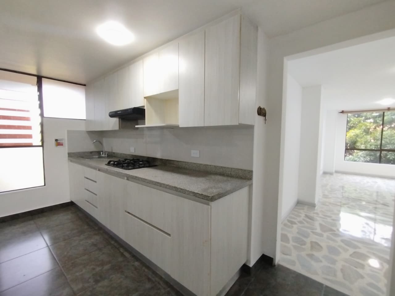Apartamento en arriendo en La Mota, Belen, Medellín — foto 1 de 16