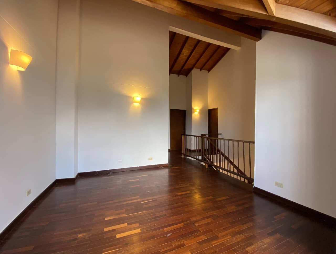 Casa Vivienda en arriendo en Los Balsos, Poblado, Medellín — foto 2 de 20