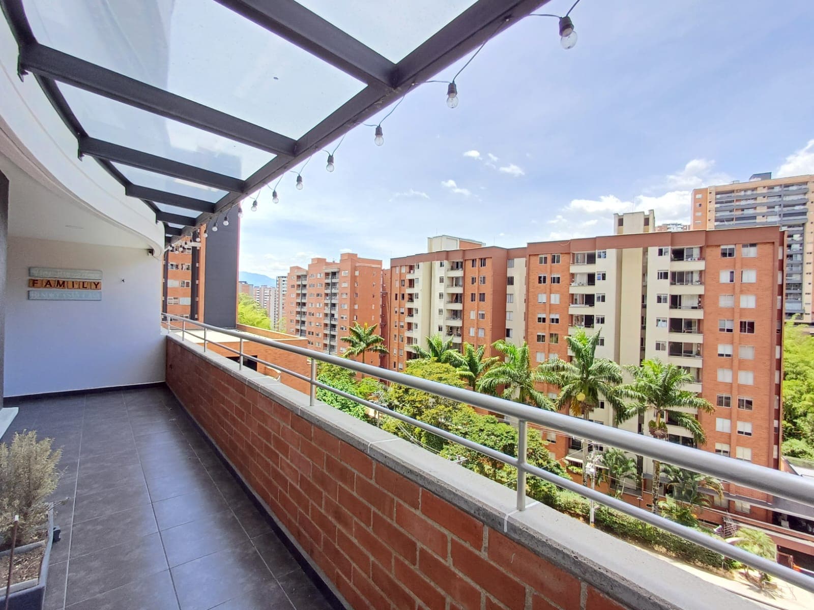 Apartamento en arriendo en Cumbres, Envigado — foto 1 de 20