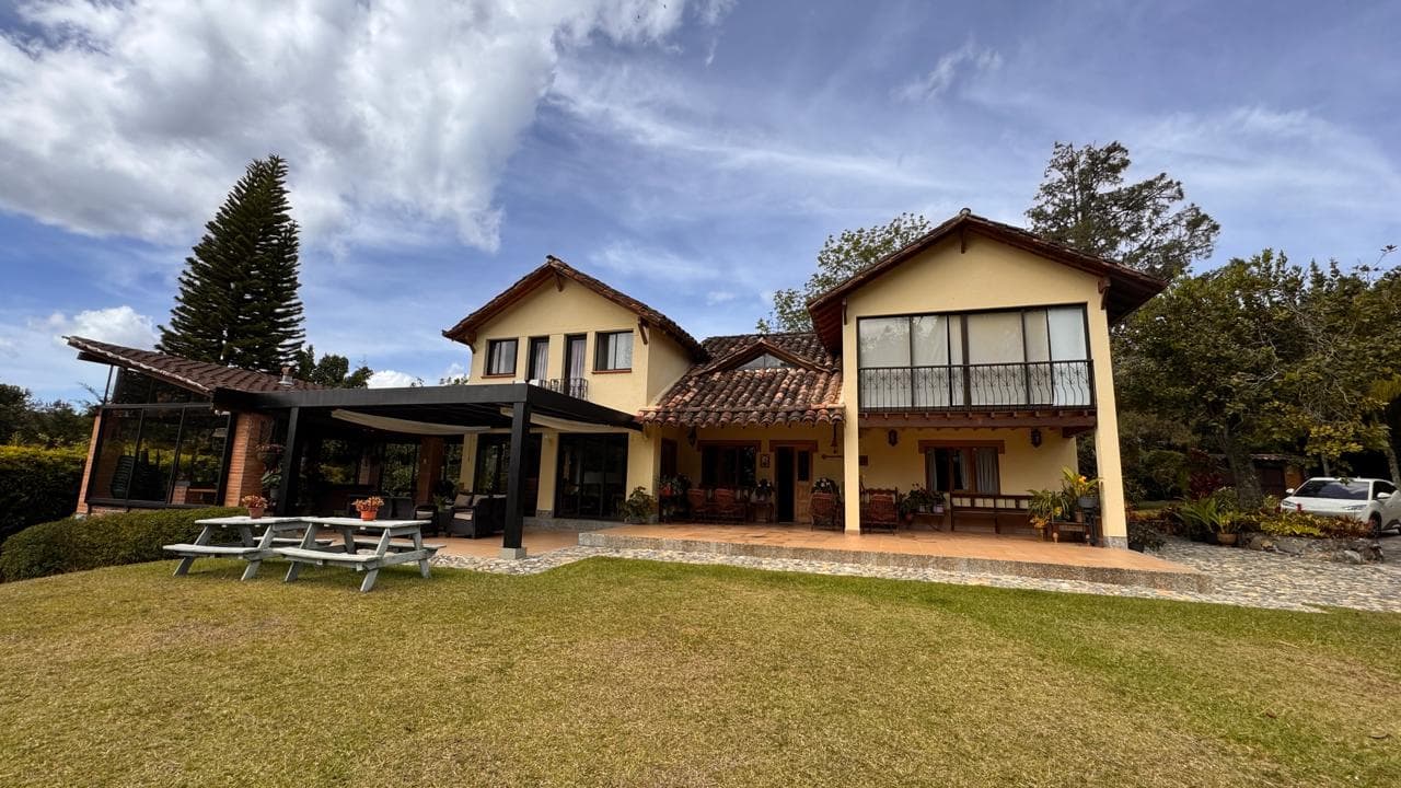 Finca en arriendo en Retiro — foto 1 de 20