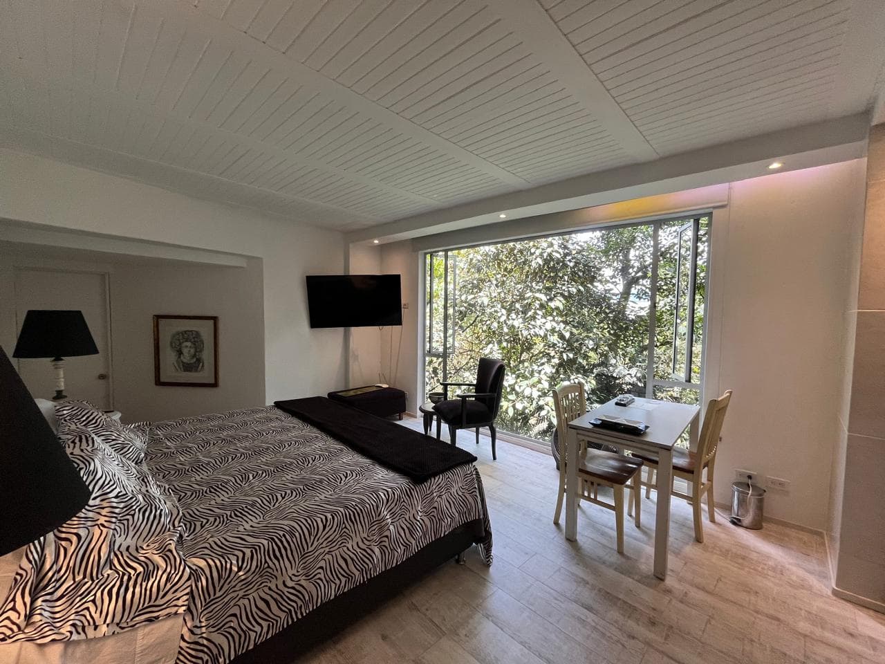 Apartamento en arriendo en El Tesoro, Poblado, Medellín — foto 4 de 13