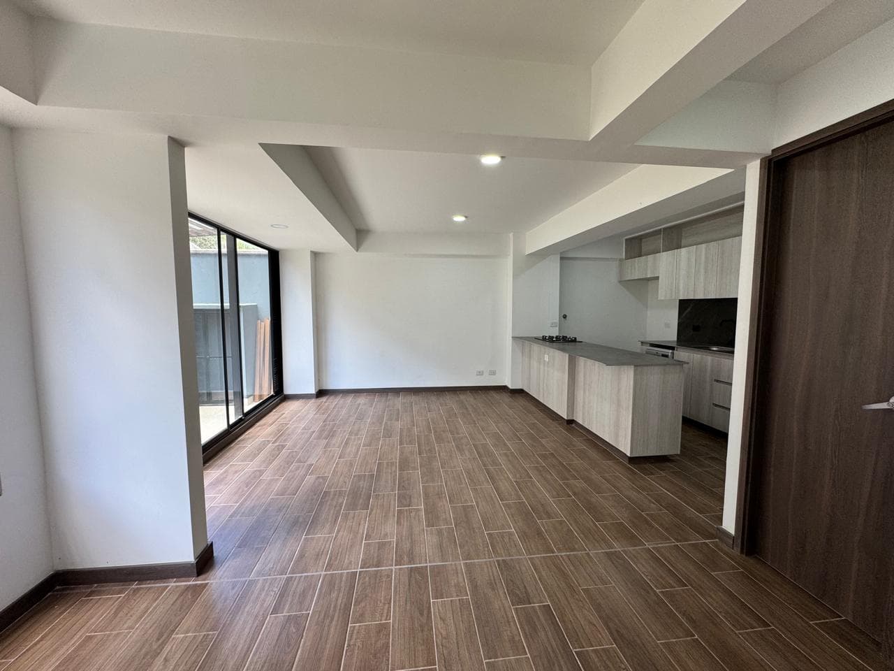 Apartamento en arriendo en Retiro — foto 1 de 15