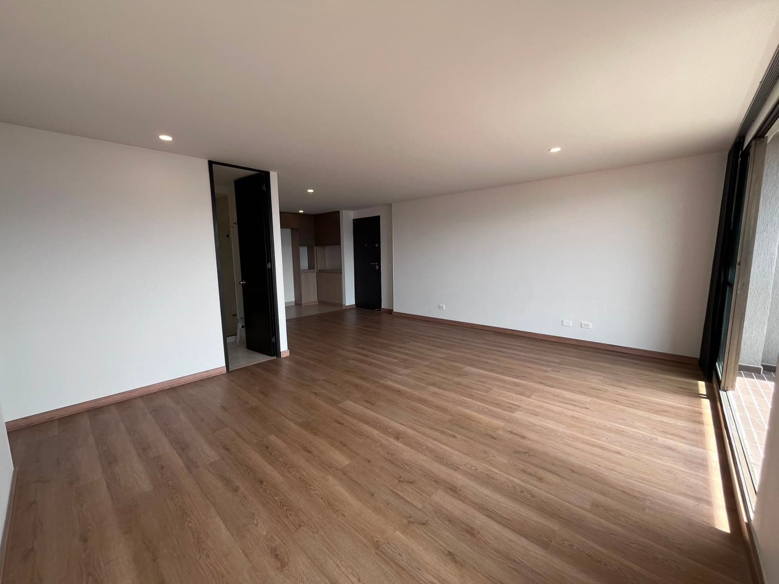 Apartamento en arriendo en Los Gonzalez, Poblado, Medellín — foto 3 de 17