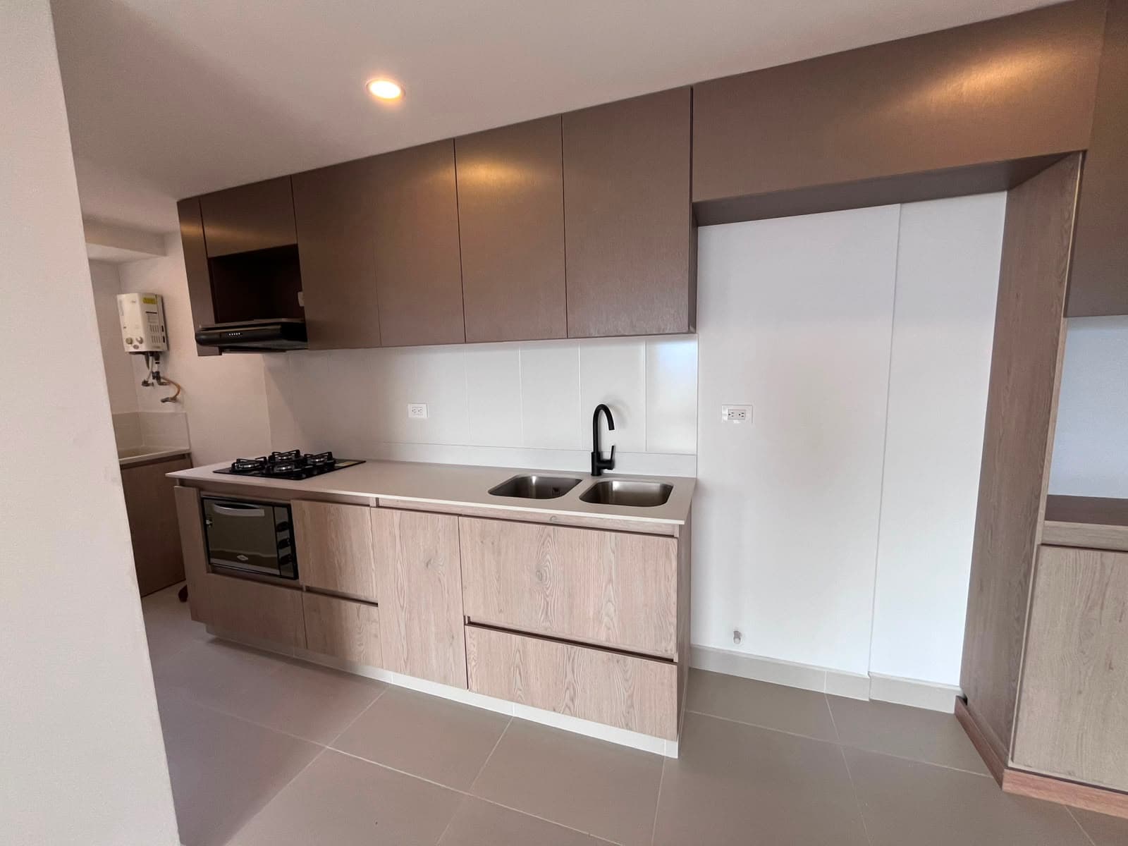 Apartamento en arriendo en Los Gonzalez, Poblado, Medellín — foto 4 de 17