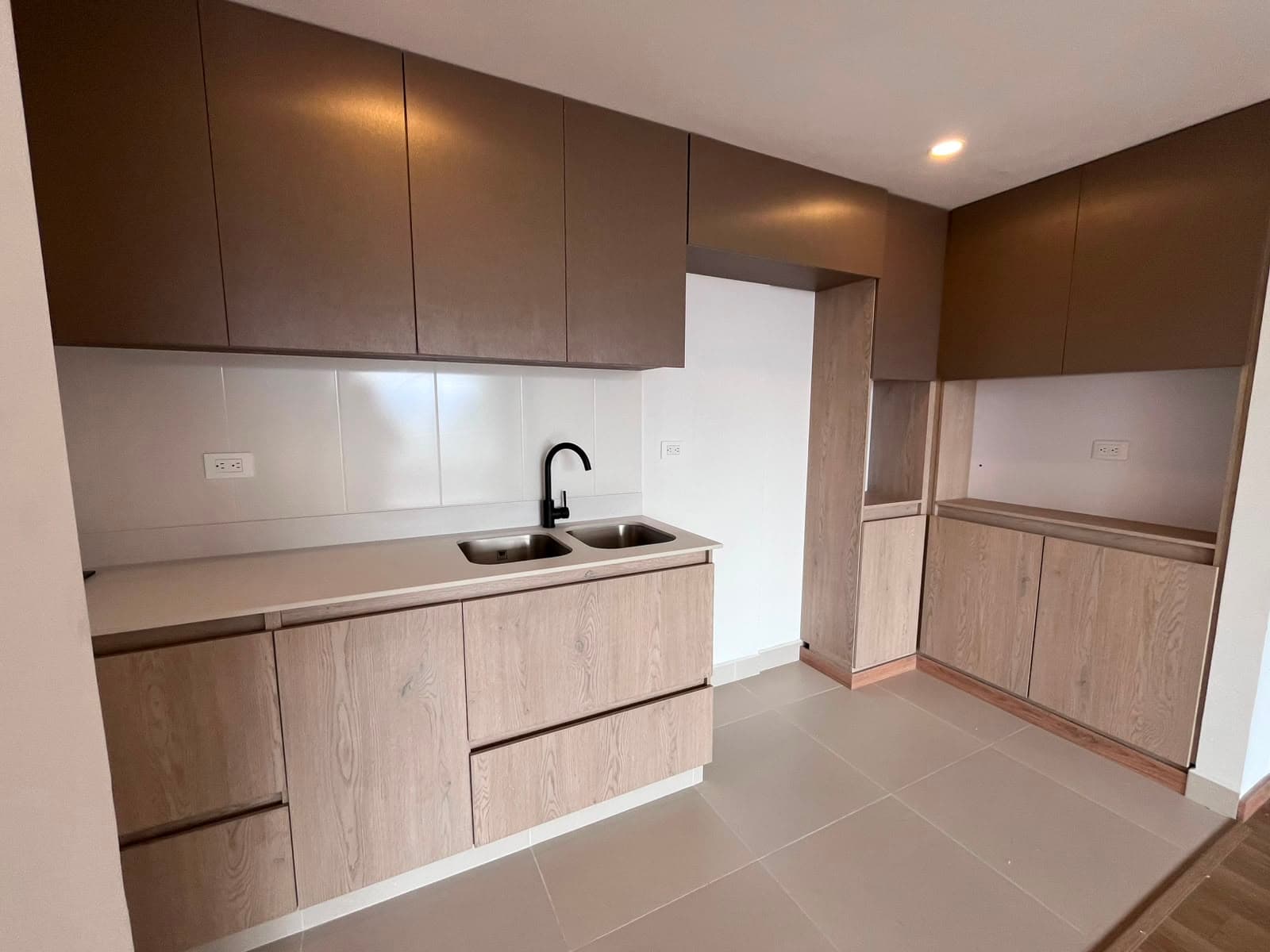 Apartamento en arriendo en Los Gonzalez, Poblado, Medellín — foto 5 de 17