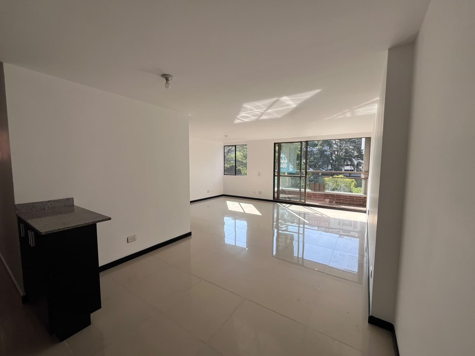 Apartamento en arriendo en Los Gonzalez, Poblado, Medellín — foto 1 de 18