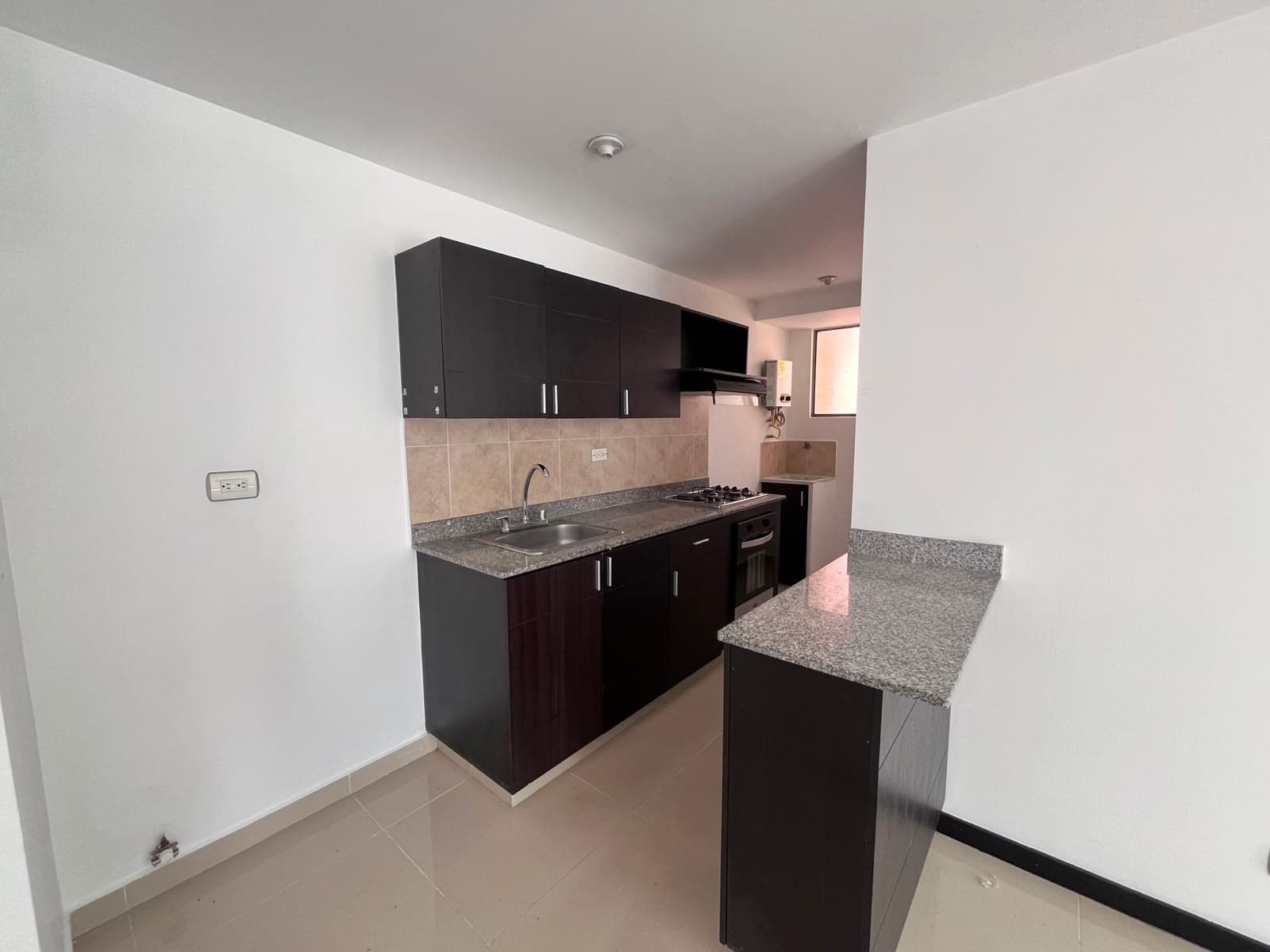 Apartamento en arriendo en Los Gonzalez, Poblado, Medellín — foto 4 de 18