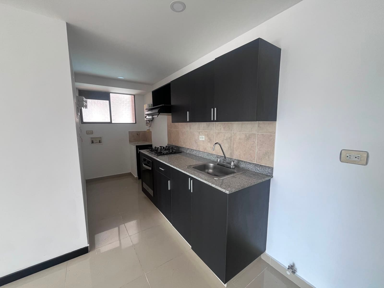 Apartamento en arriendo en Los Gonzalez, Poblado, Medellín — foto 1 de 17