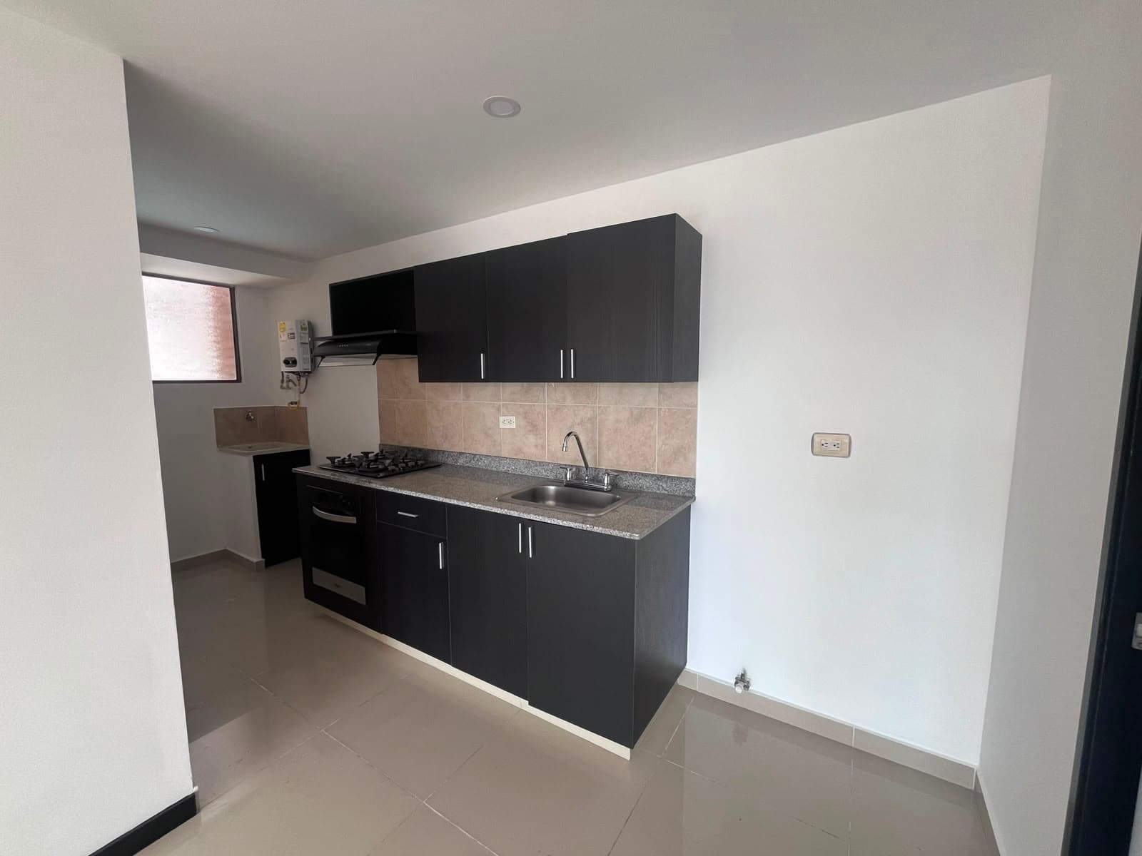 Apartamento en arriendo en Los Gonzalez, Poblado, Medellín — foto 2 de 17