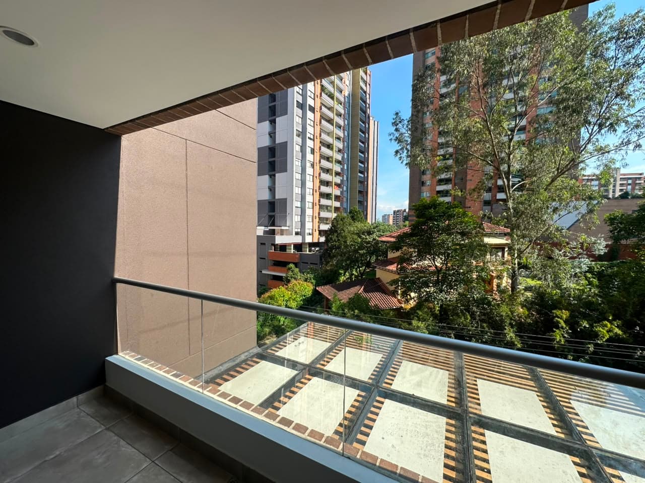 Apartamento en arriendo en Loma De Los Mesa, Envigado — foto 3 de 14