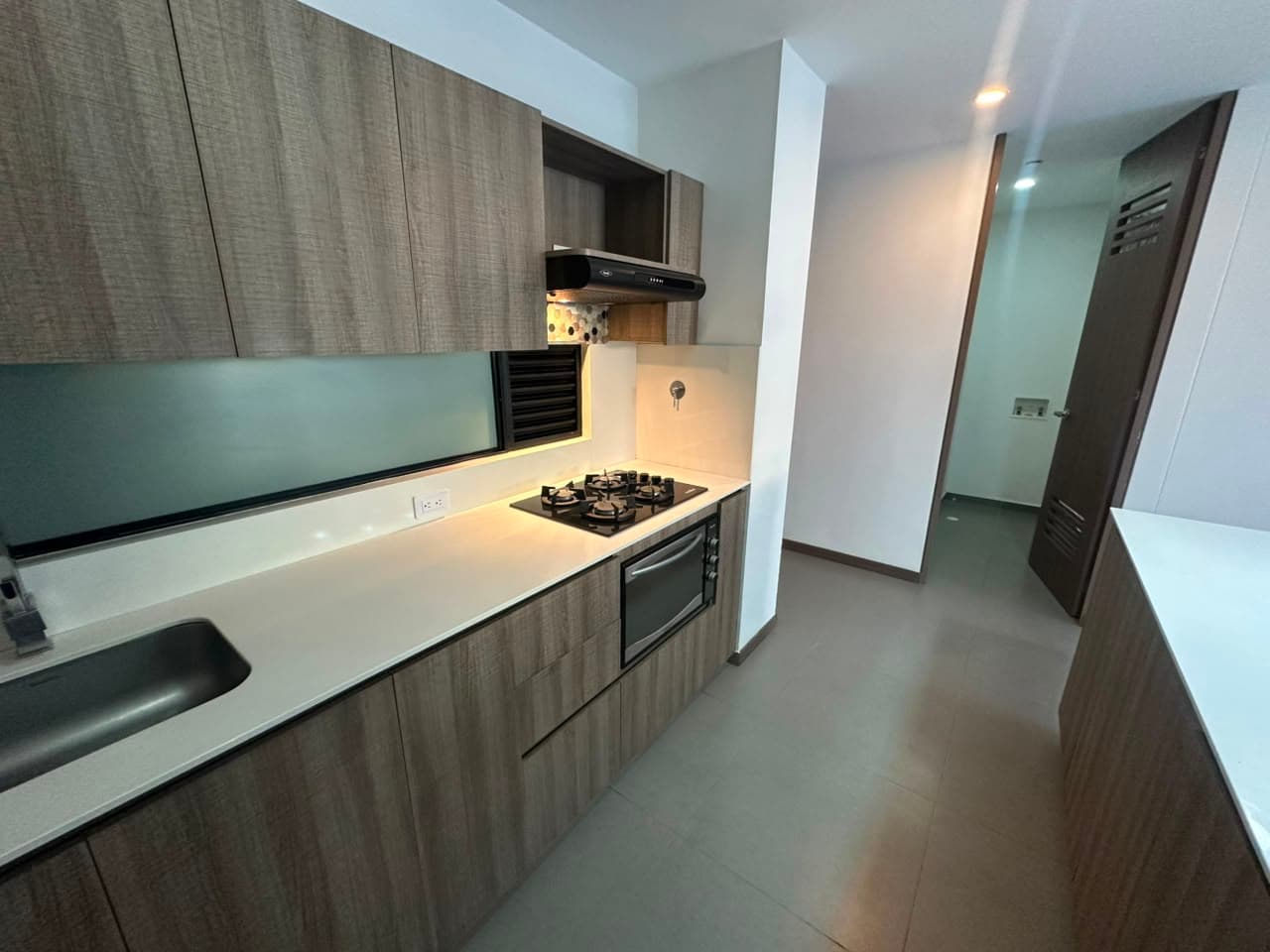 Apartamento en arriendo en Loma De Las Brujas, Envigado — foto 2 de 13