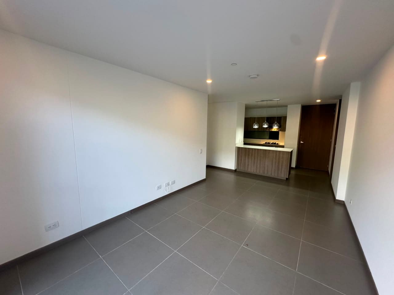 Apartamento en arriendo en Loma De Las Brujas, Envigado — foto 3 de 13