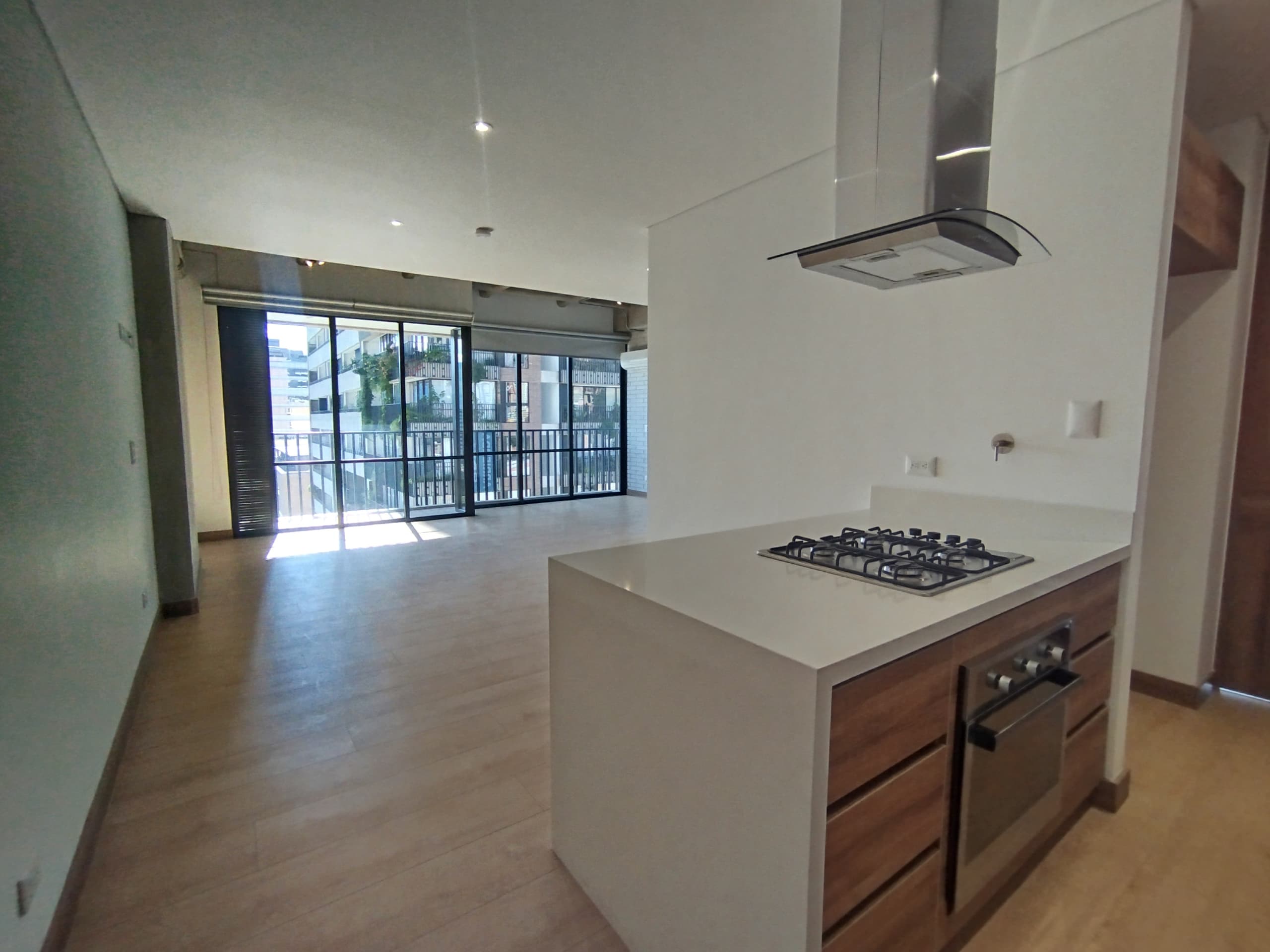 Apartamento en arriendo en Ciudad Del Rio, Medellín — foto 1 de 20