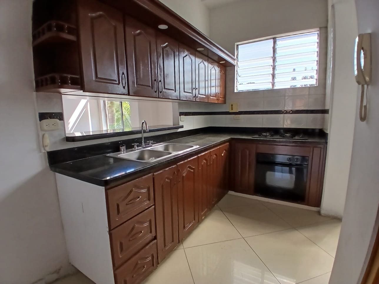 Apartamento en arriendo en Calasanz, La America, Medellín — foto 1 de 17