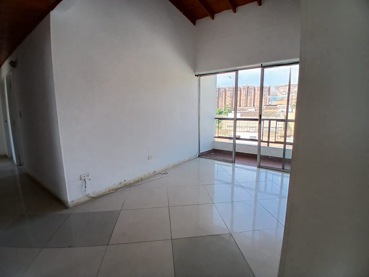 Apartamento en arriendo en Calasanz, La America, Medellín — foto 4 de 17