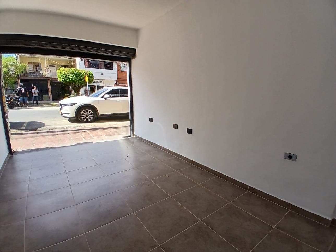 Local en arriendo en Velodromo, Laureles, Medellín — foto 1 de 12