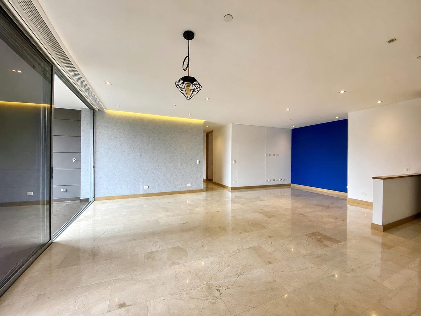 Apartamento en arriendo en La Tomatera, Poblado, Medellín — foto 2 de 20