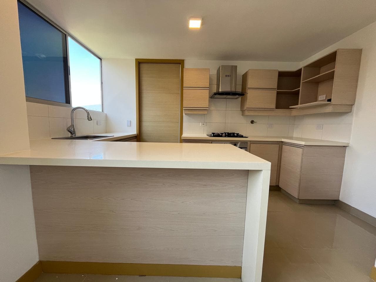 Apartamento en arriendo en Santa María De Los Ángeles, Poblado, Medellín — foto 3 de 20