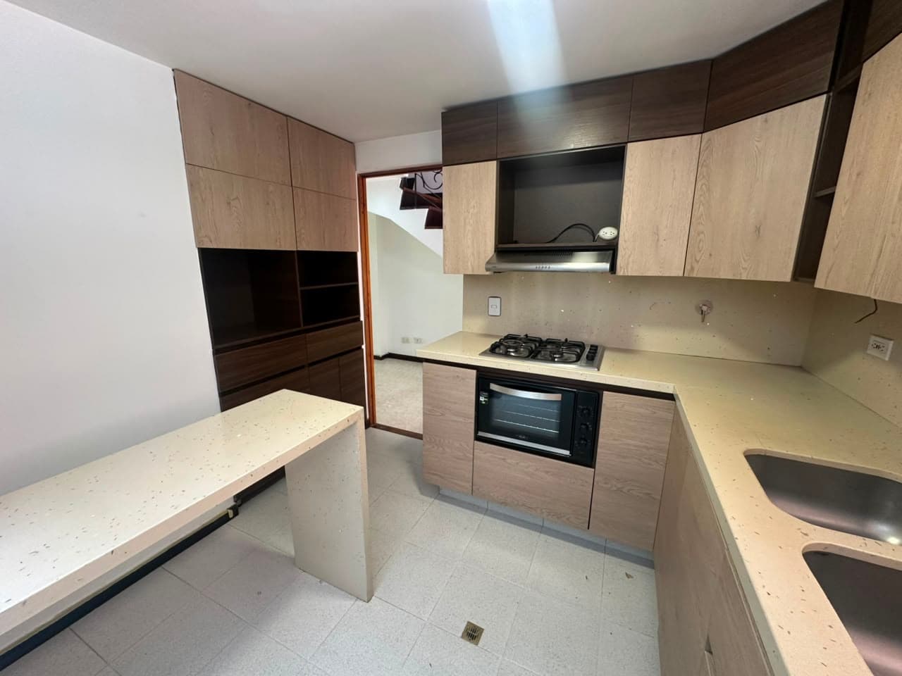 Casa Vivienda en arriendo en Loma de las Brujas, Envigado — foto 3 de 18