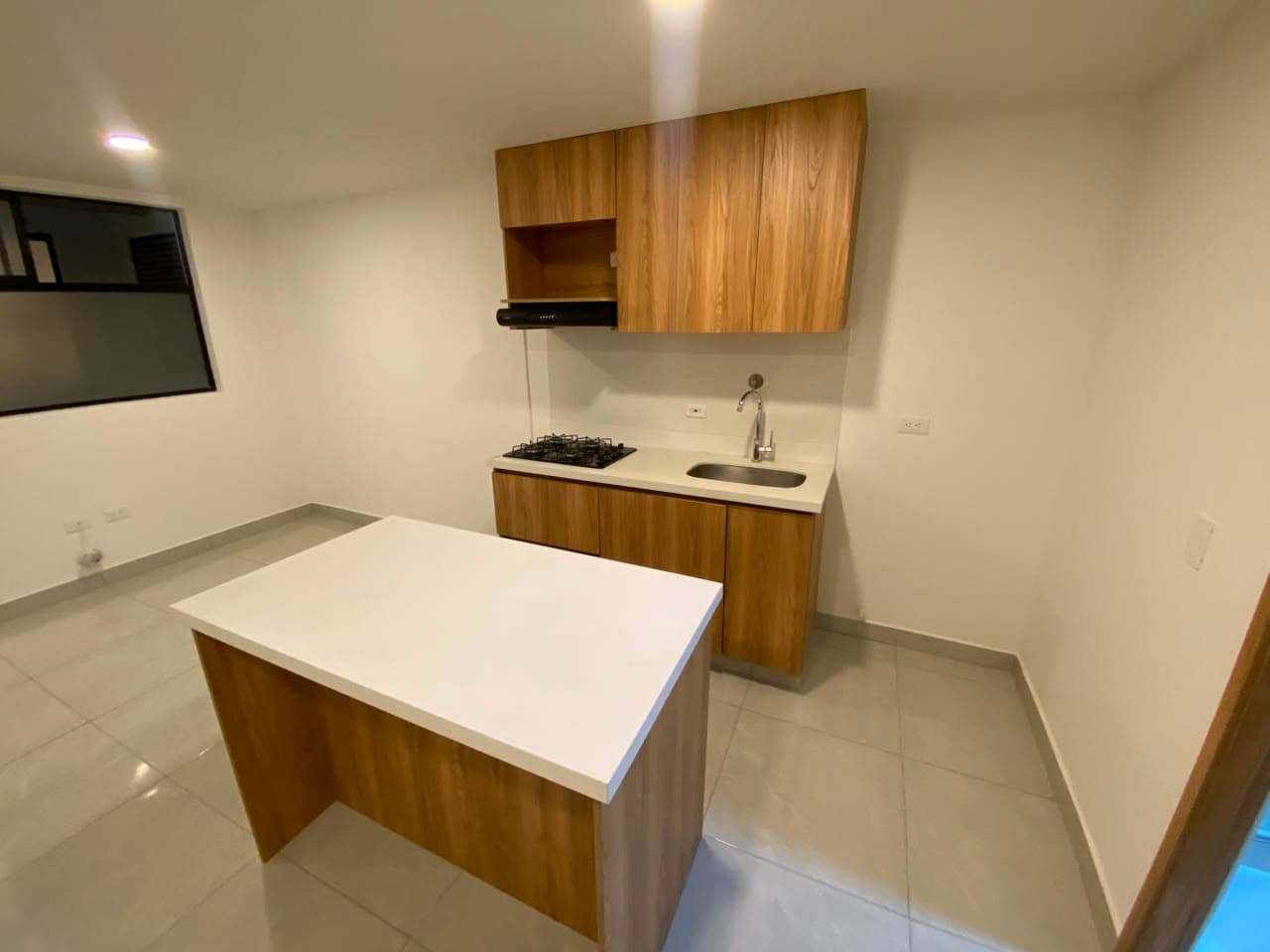 Apartamento en arriendo en Calle Larga, Sabaneta — foto 2 de 12