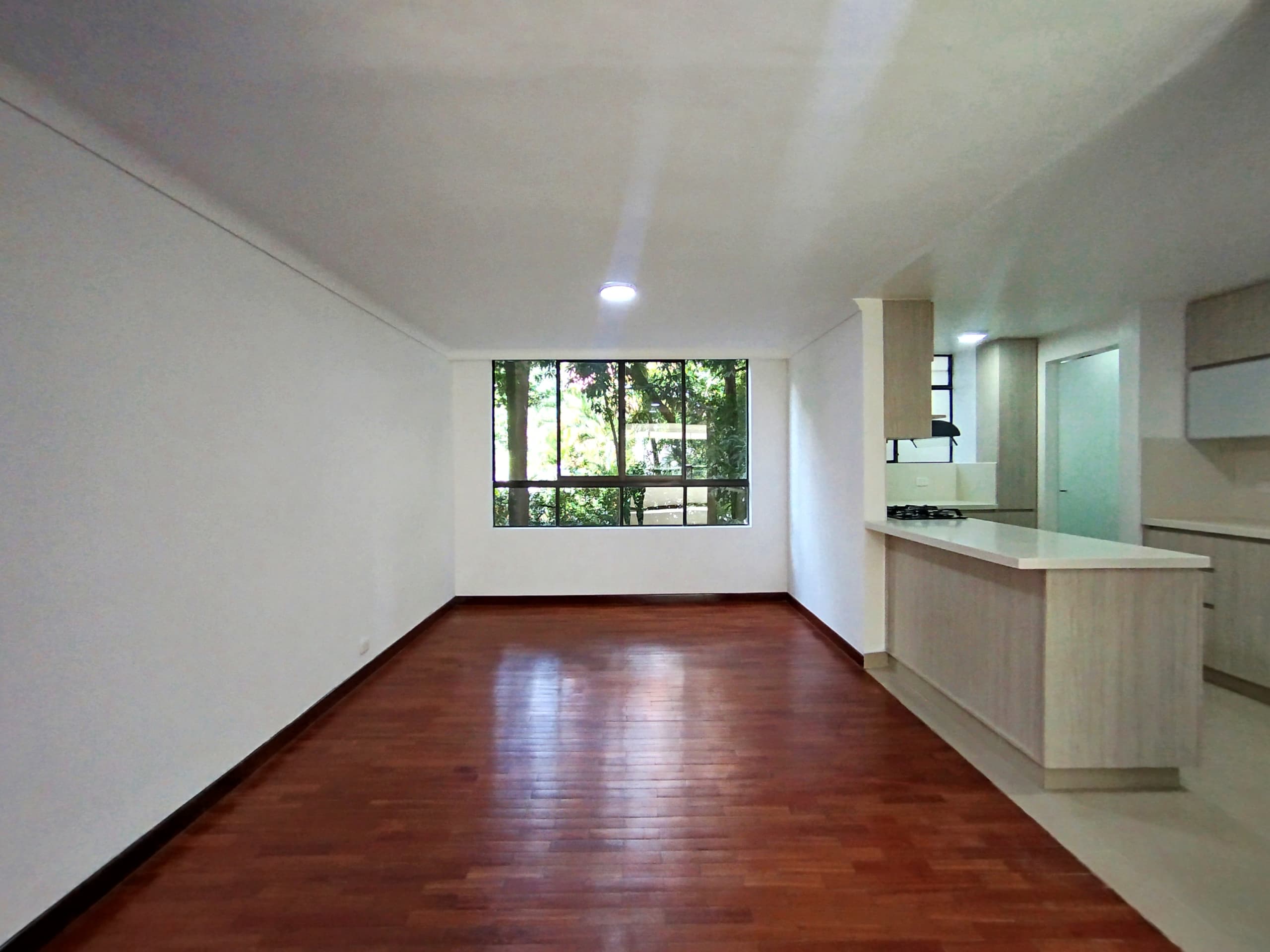 Apartamento en arriendo en La Tomatera, Poblado, Medellín — foto 3 de 20