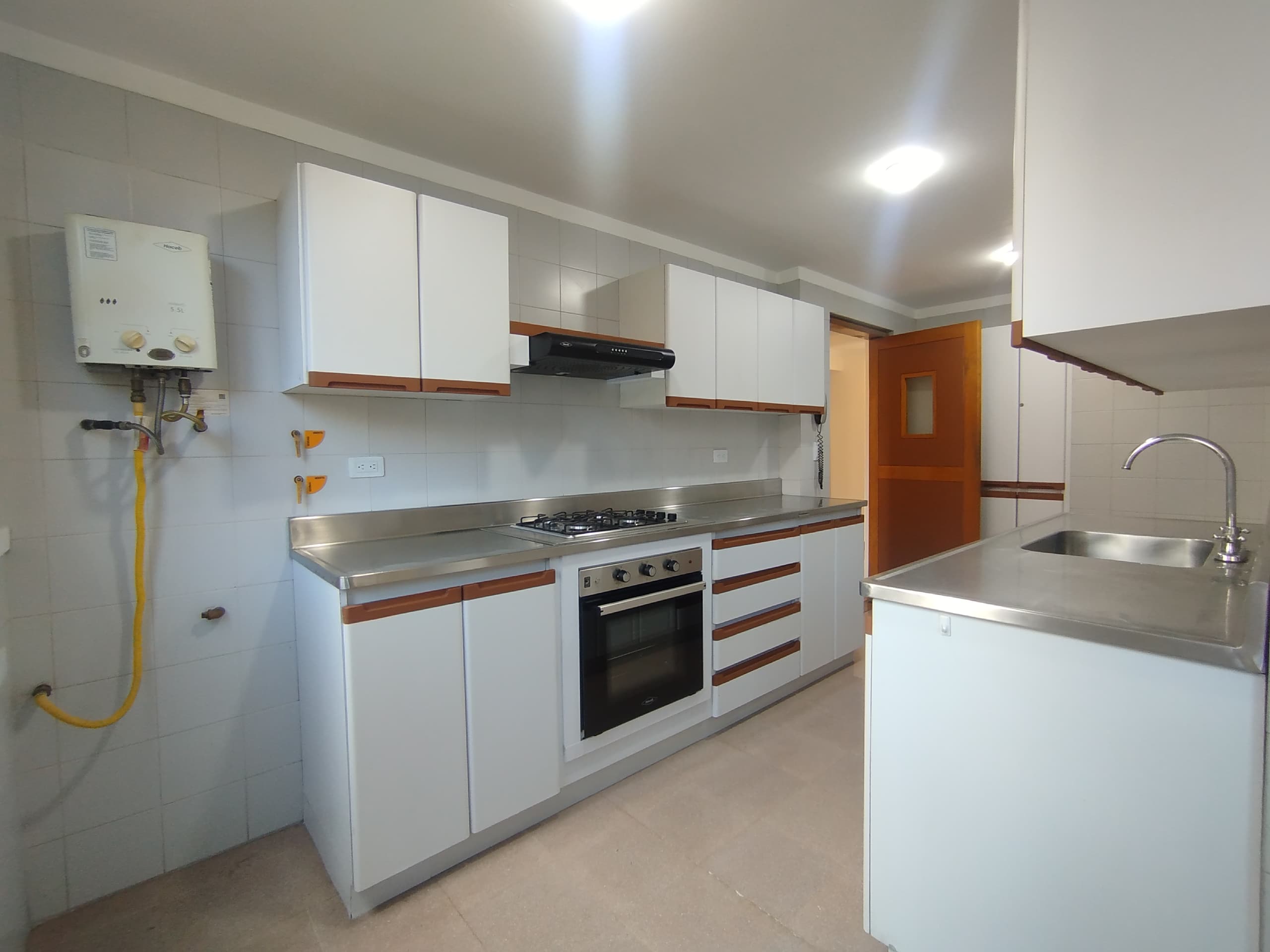 Apartamento en arriendo en Provenza, Poblado, Medellín — foto 1 de 20