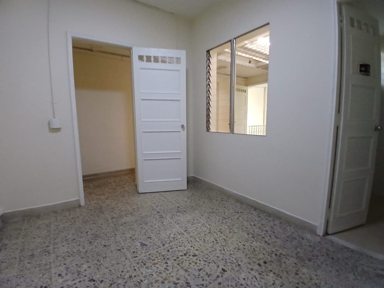 Casa Comercial en arriendo en La Candelaria, Centro, Medellín — foto 1 de 18