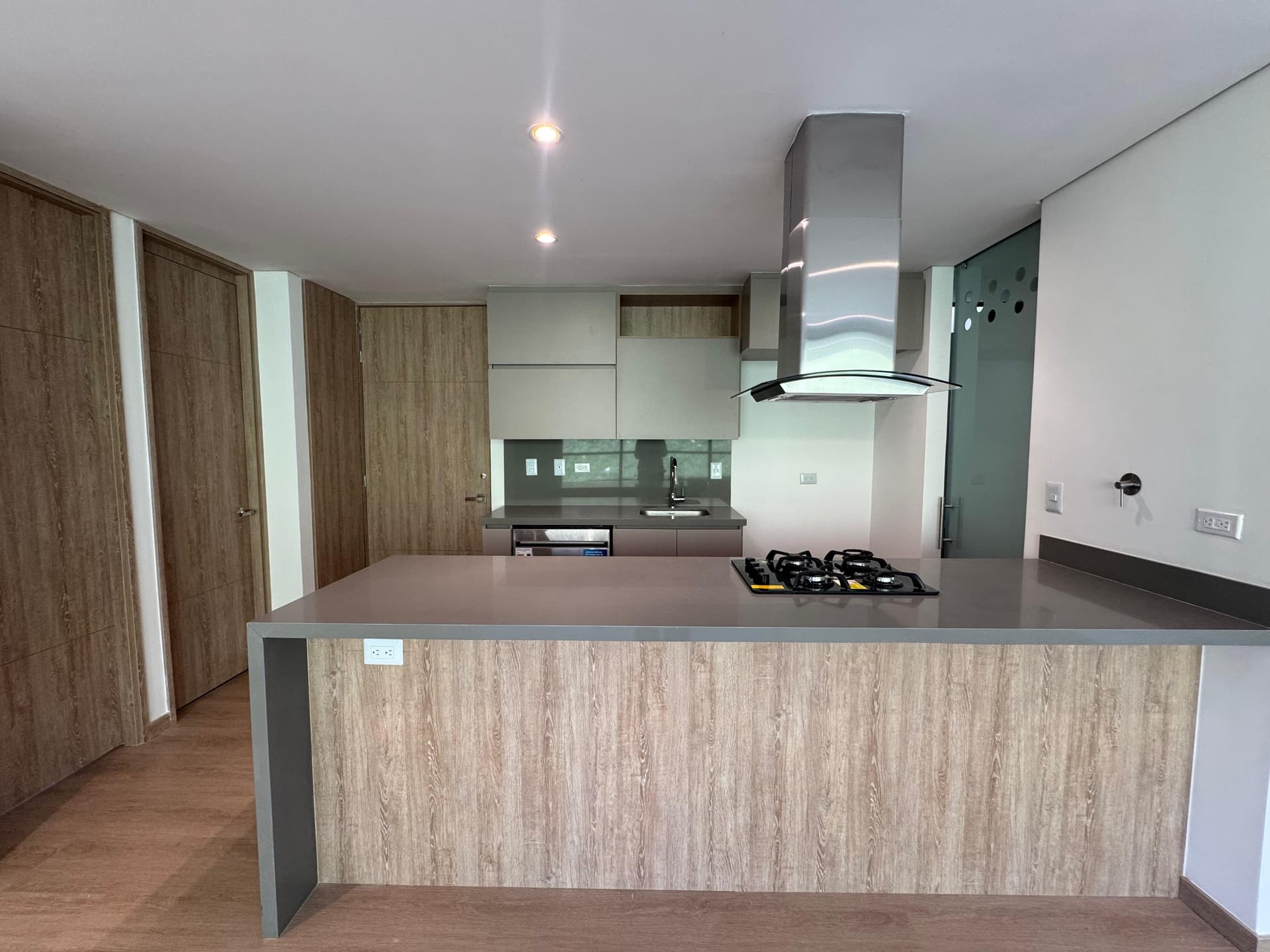 Apartamento en arriendo en Retiro — foto 1 de 17