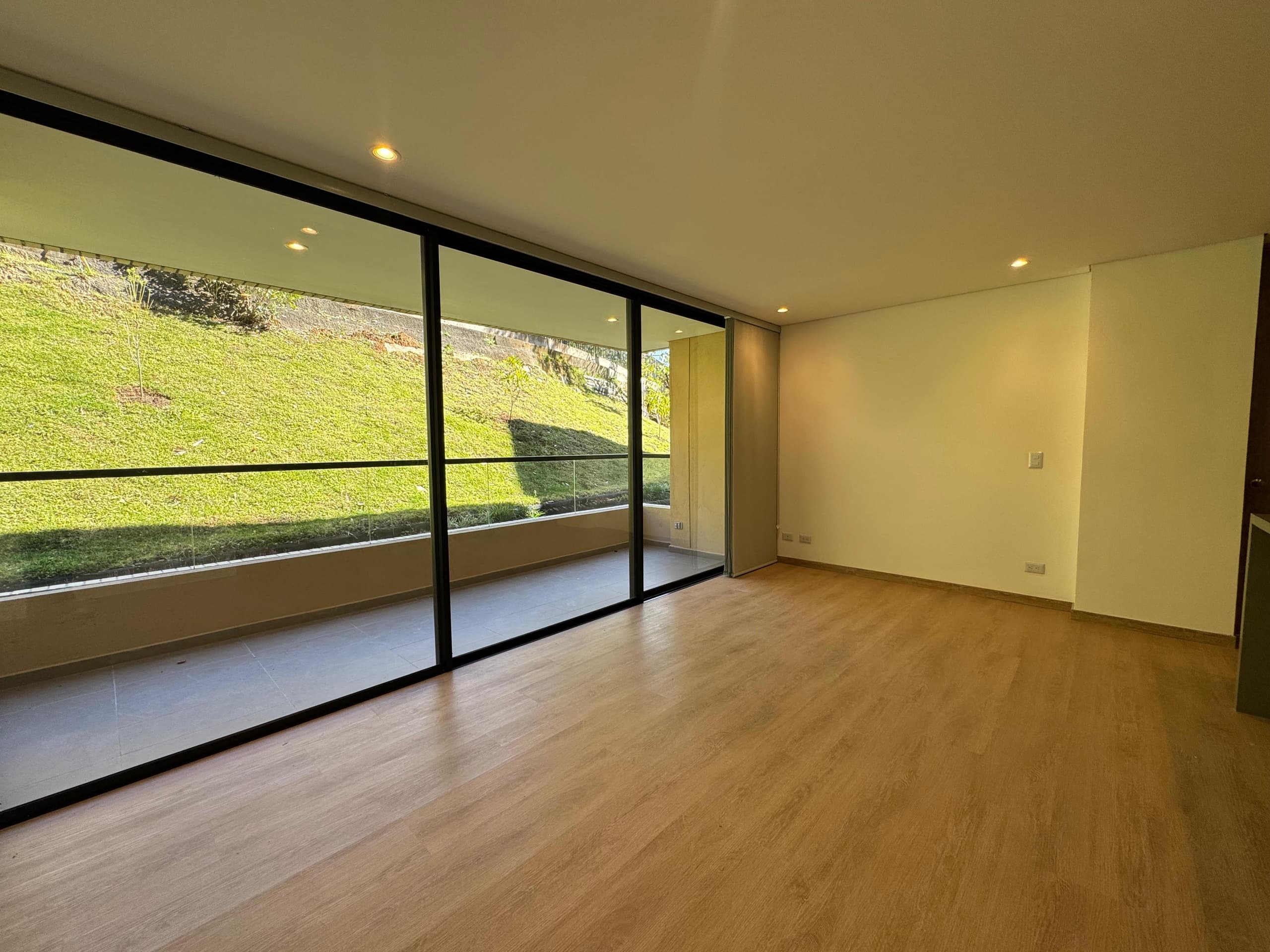 Apartamento en arriendo en Retiro — foto 2 de 17