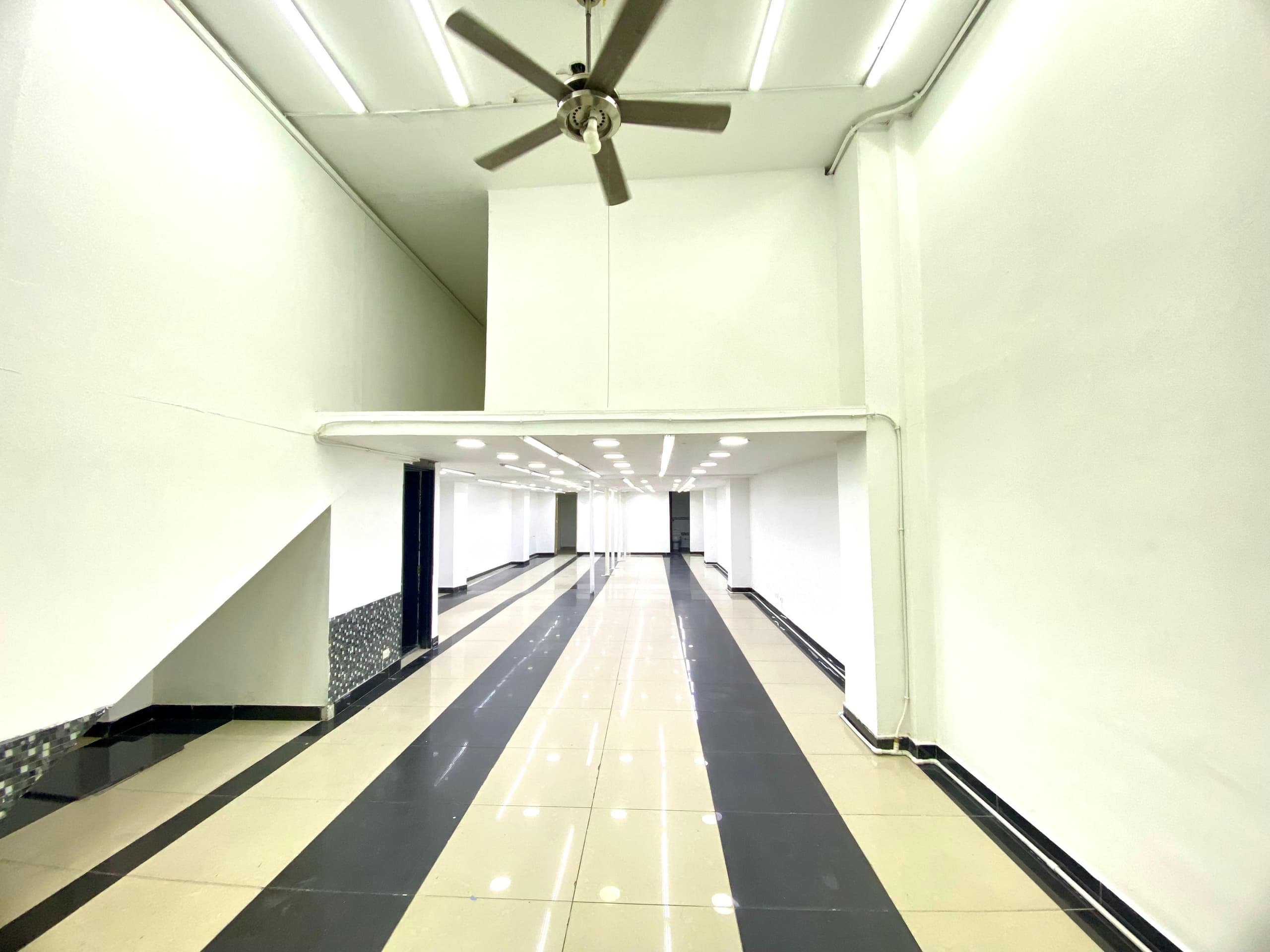 Local en arriendo en La Candelaria, Centro, Medellín — foto 4 de 12