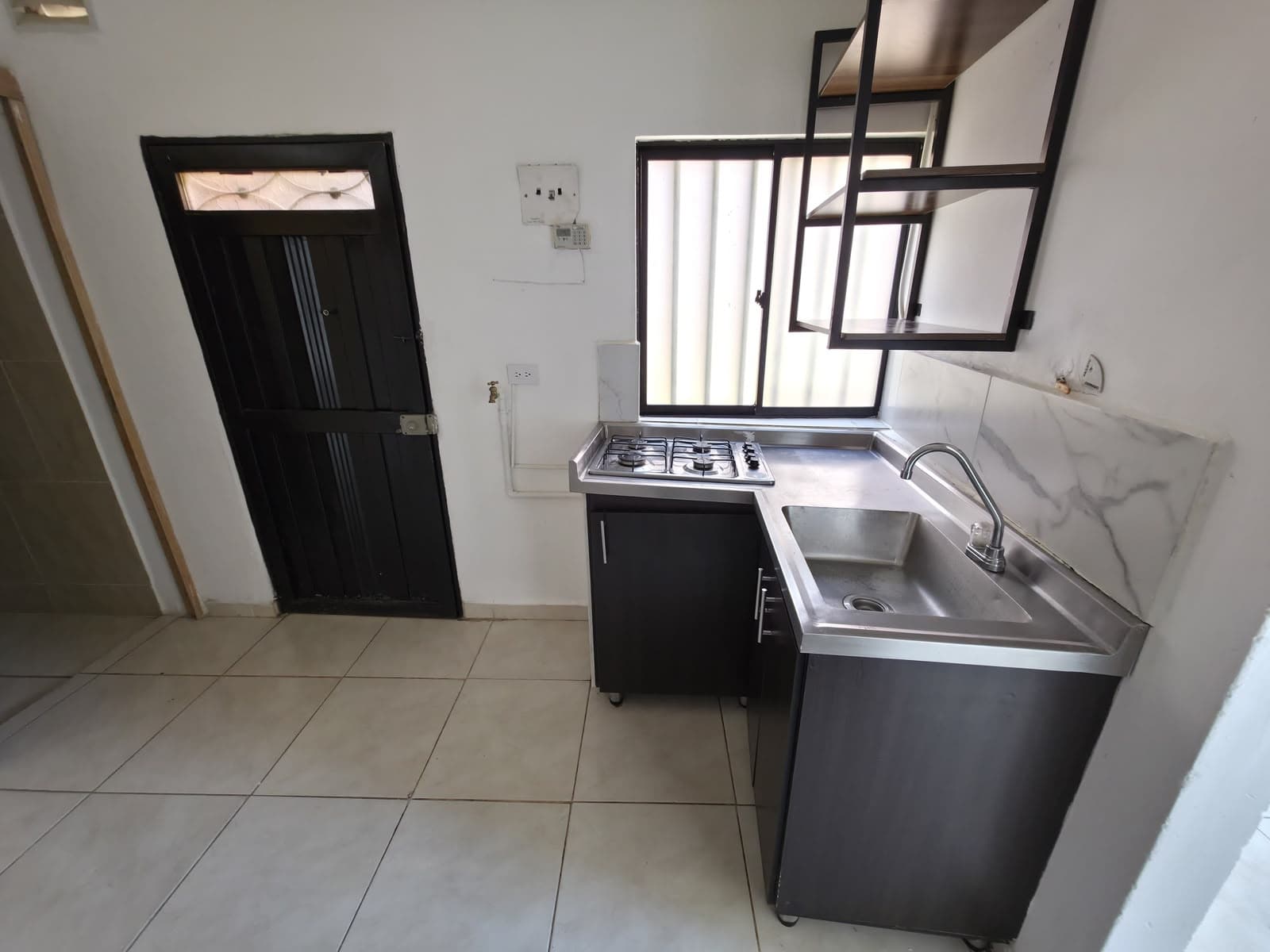 Apartaestudio en arriendo en Barrio Enciso, Centro, Medellín — foto 3 de 11