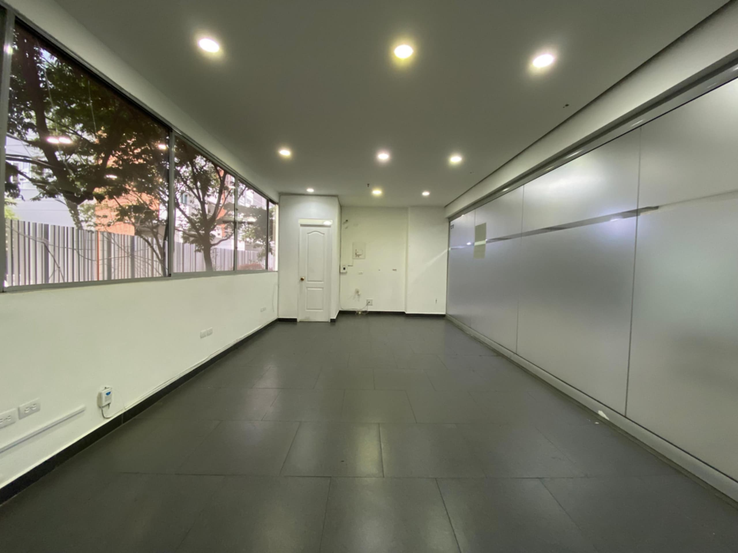 Local en arriendo en Las Palmas M, Poblado, Medellín — foto 3 de 12