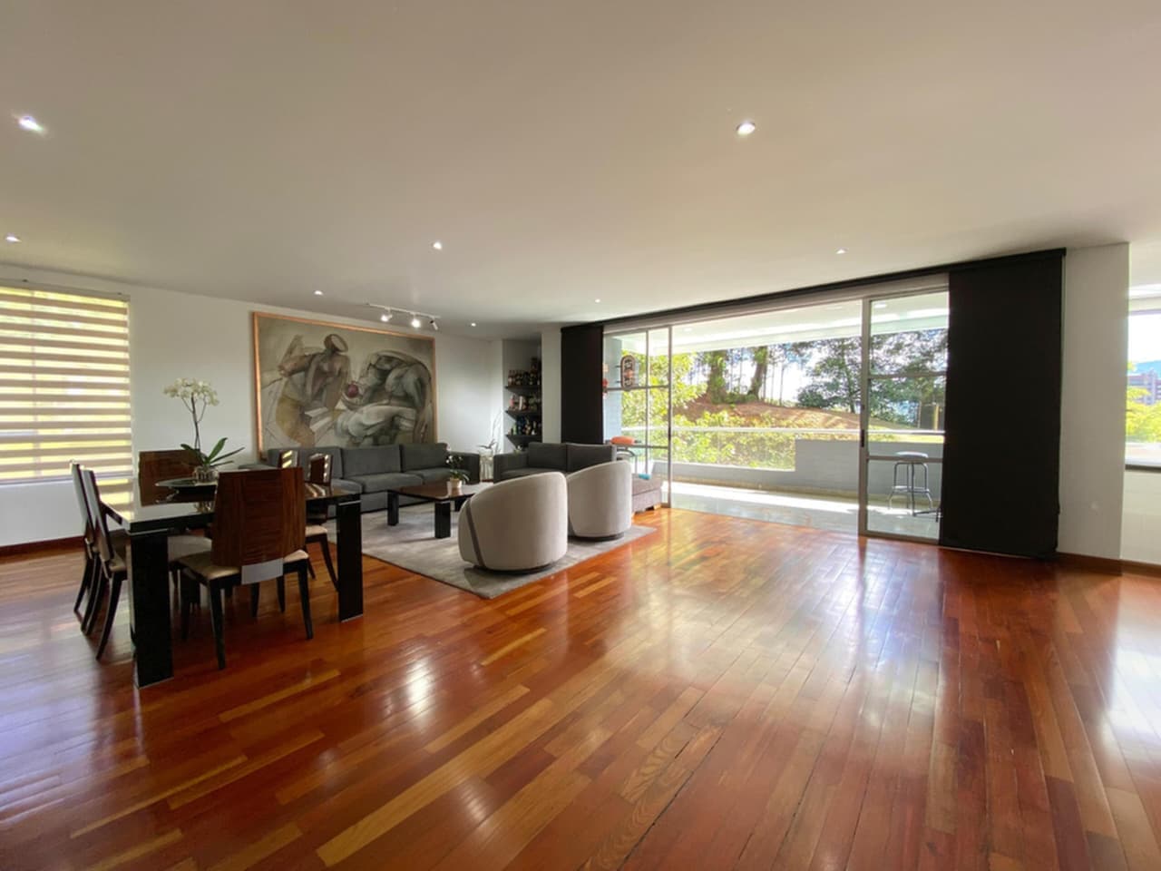 Apartamento en arriendo en La Calera, Poblado, Medellín — foto 2 de 20