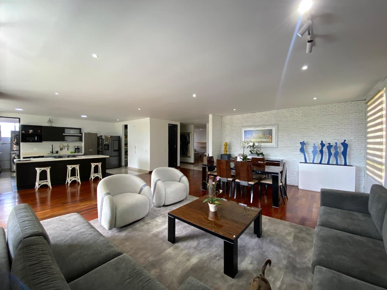 Apartamento en arriendo en La Calera, Poblado, Medellín — foto 4 de 20