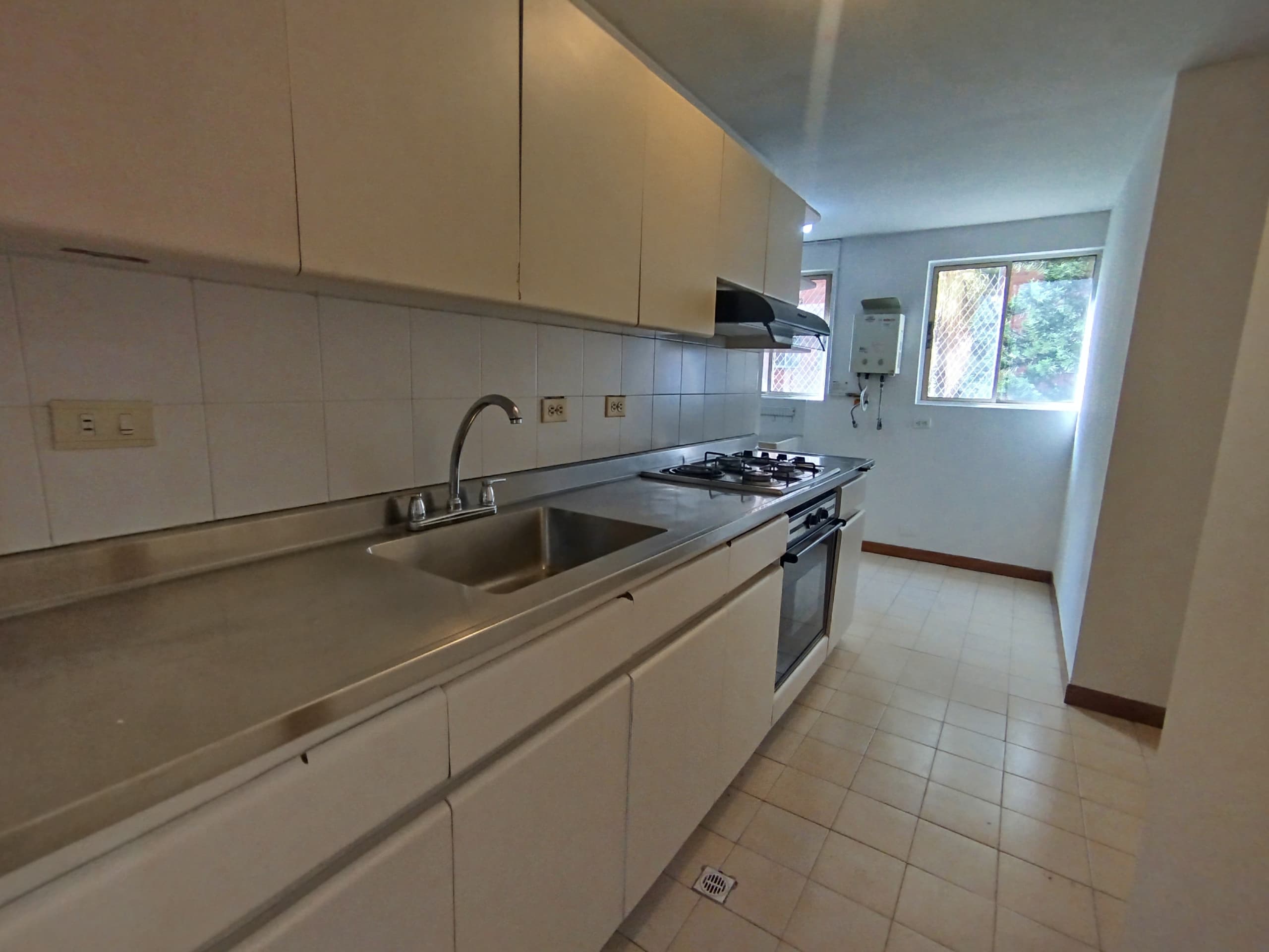 Apartamento en arriendo en Castropol, Poblado, Medellín — foto 4 de 20