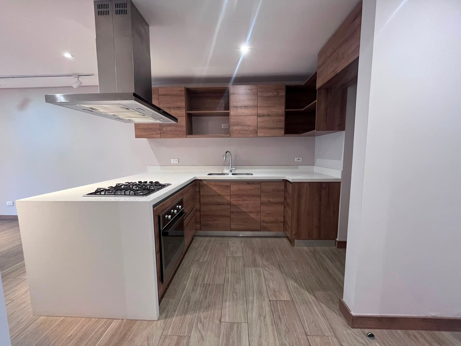 Apartamento en arriendo en Ciudad Del Rio, Medellín — foto 2 de 20