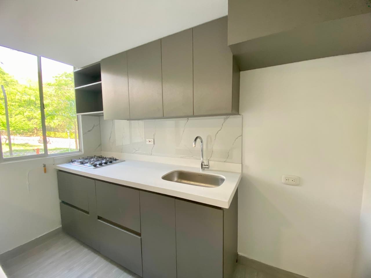 Apartamento en arriendo en Loma De Los Bernal, Belen, Medellín — foto 1 de 16
