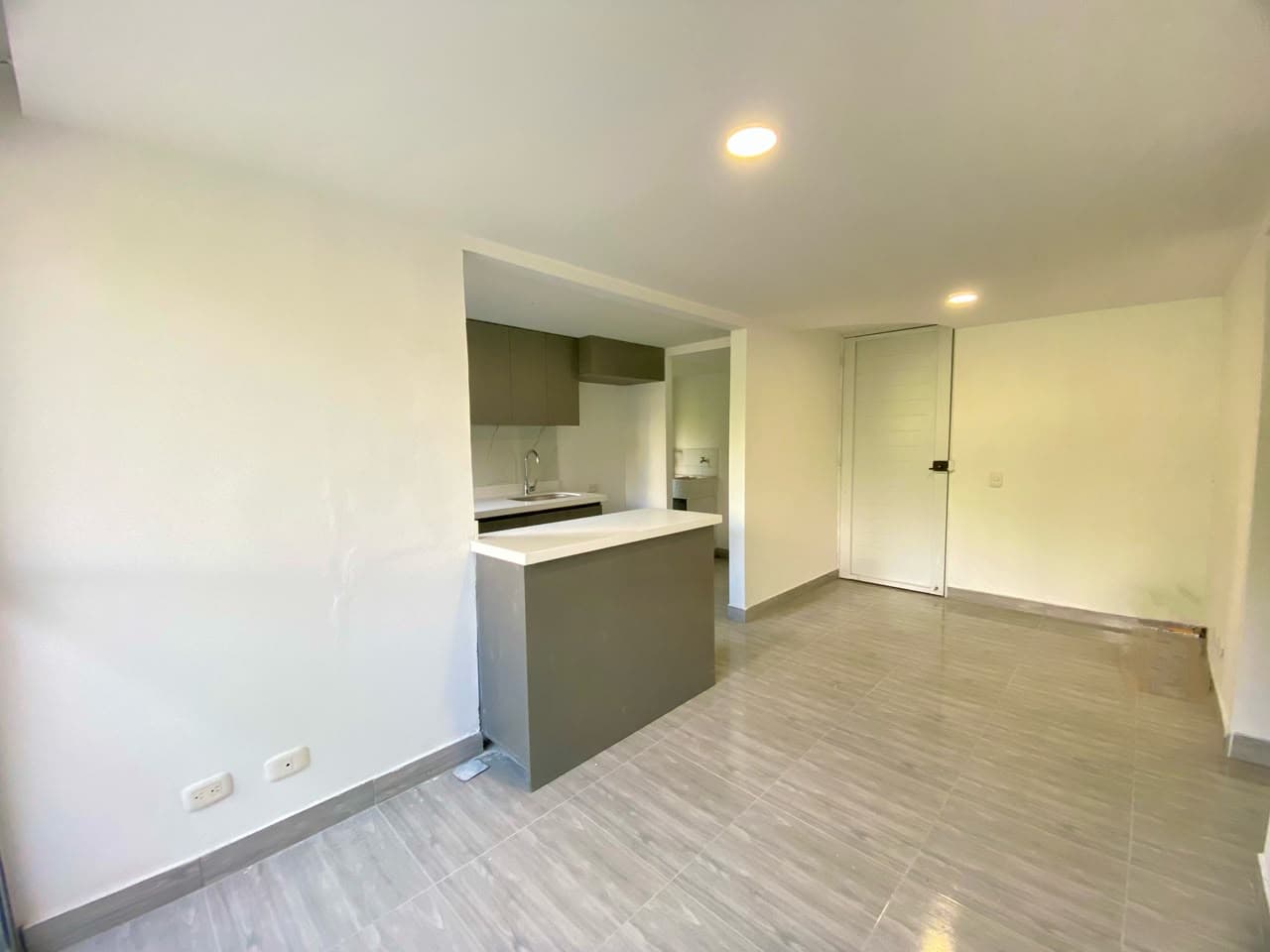 Apartamento en arriendo en Loma De Los Bernal, Belen, Medellín — foto 3 de 16