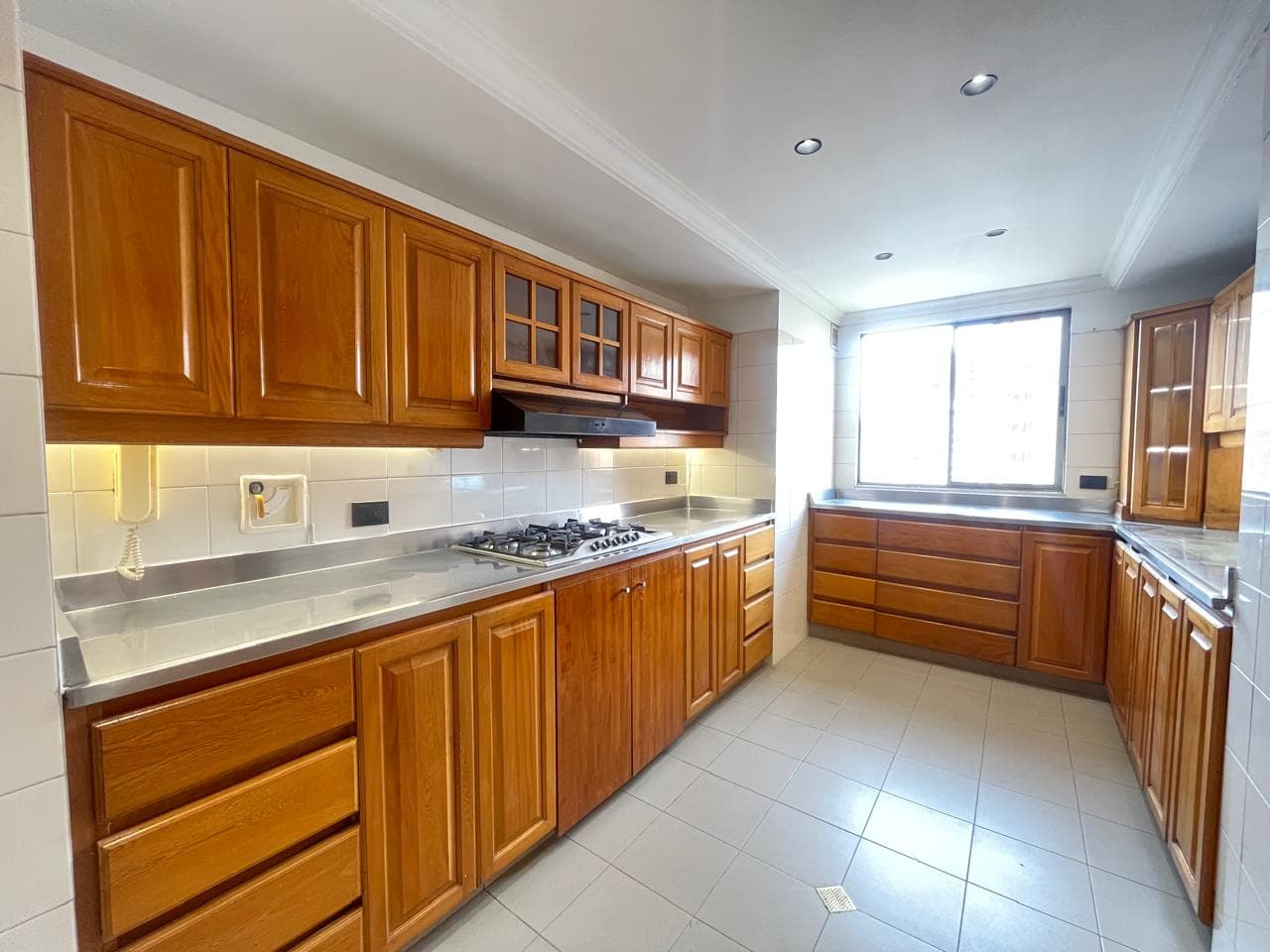 Apartamento en arriendo en Los Balsos, Poblado, Medellín — foto 5 de 20